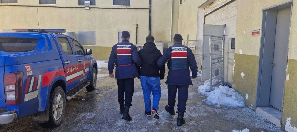15 Yıl 3 Ay Kesinleşmiş Hapis Cezasıyla Aranan Şahıs JASAT Operasyonuyla Yakalandı