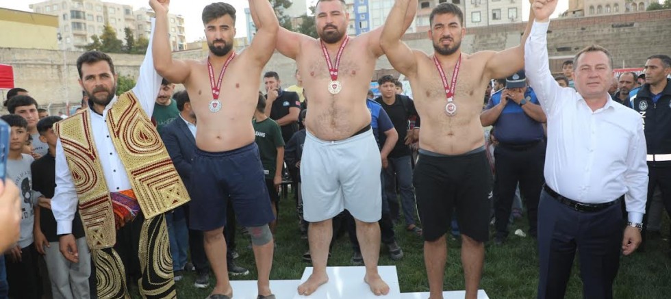 156 sporcu Nizip'te er meydanına çıktı