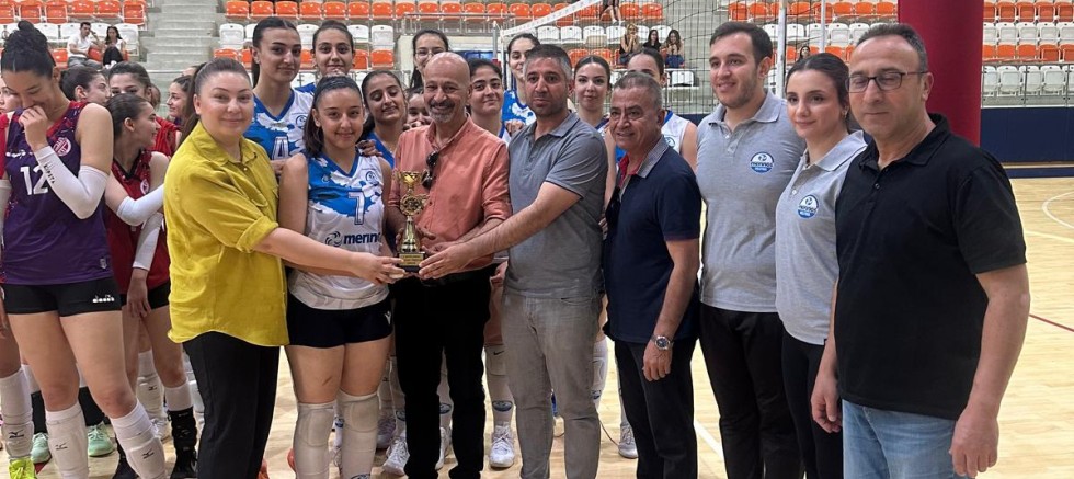 2. BETÜL ÇOBAN VOLEYBOL TURNUVASINDA ŞAMPİYON MERİNOS SPOR