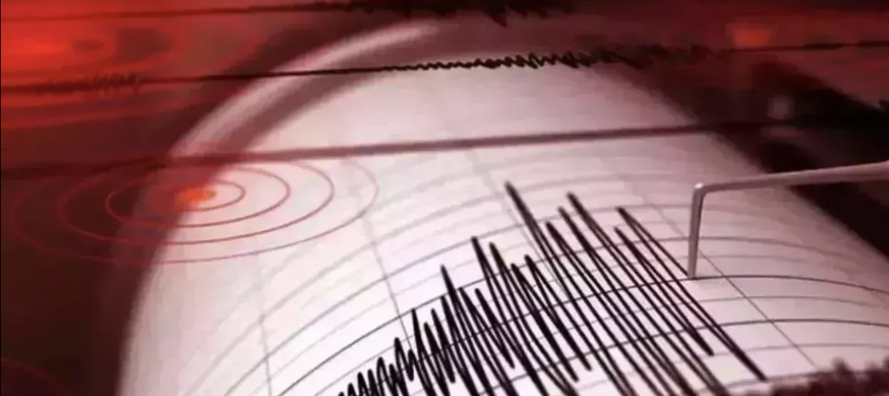 5.5 büyüklüğünde deprem oldu! Halk sokağa koştu