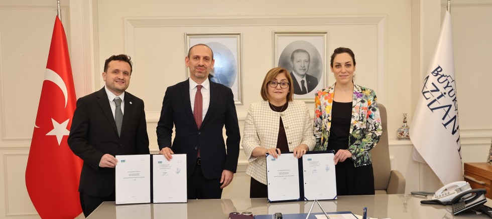 58 MW’LIK DEPOLAMALI GES PROJESİ İÇİN İMZALAR ATILDI