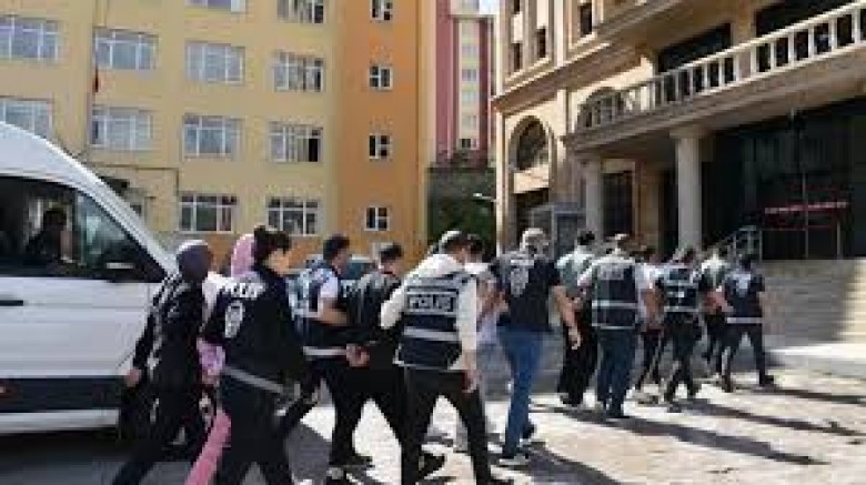 62 ilde 332 kişiyi dolandırdılar: 27,5 milyonluk vurguna operasyon