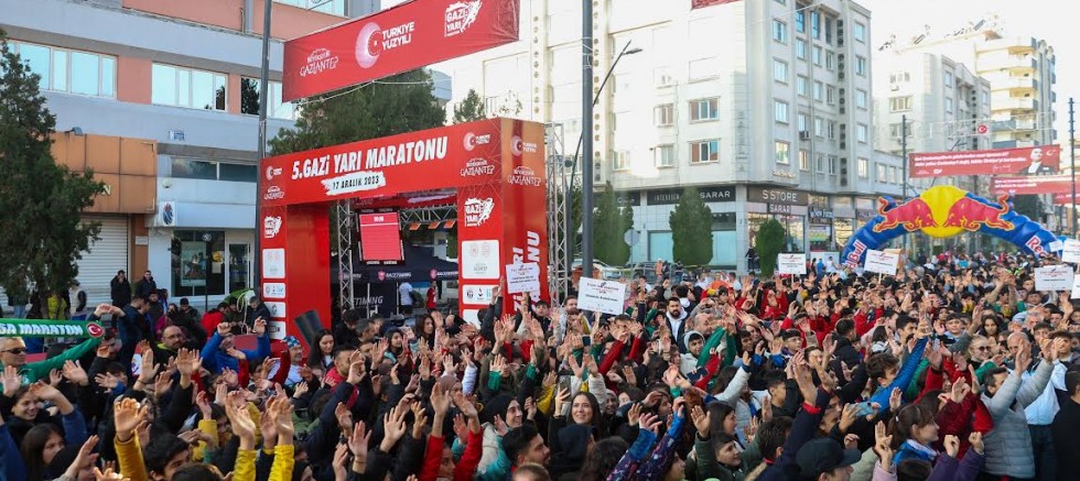  7’NCİ GAZİ YARI MARATONU PAZAR GÜNÜ BAŞLIYOR