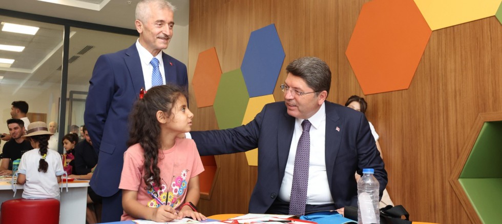 ADALET BAKANI TUNÇ’TAN ŞAHİNBEY BELEDİYESİ’NİN HİZMETLERİNE TAM NOT