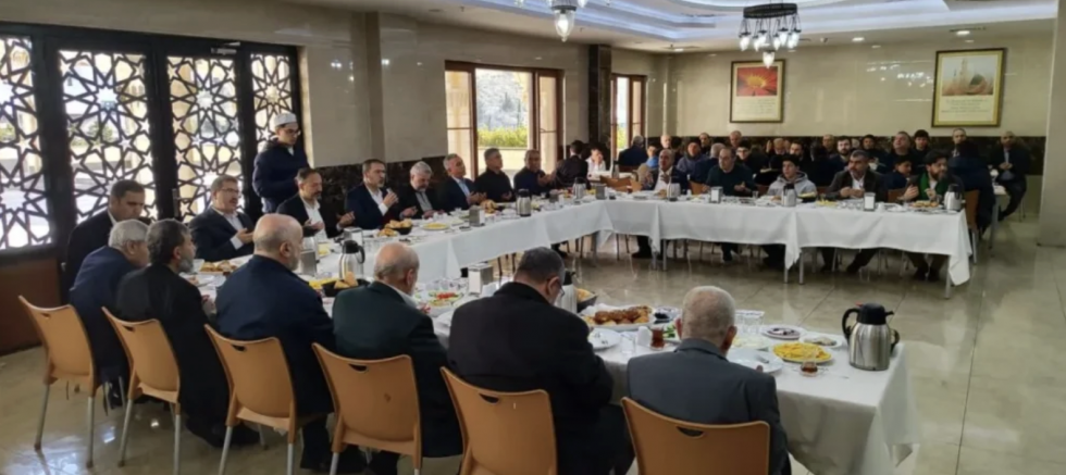 ADİL ÖZBERK HOCAEFENDİ VEFATININ 27. YILINDA DUALARLA ANILDI