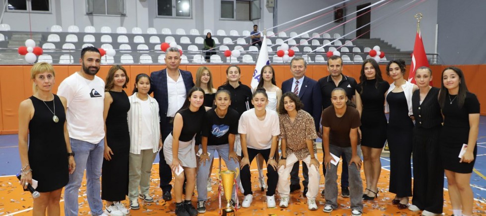ADİL SANİ KONUKOĞLU SPOR LİSESİ’NDE MEZUNİYET HEYECANI