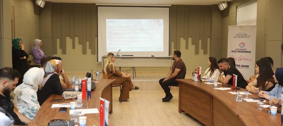AİLE AKADEMİSİ’NDE EVLİLİK ÖNCESİ EĞİTİM BAŞLADI