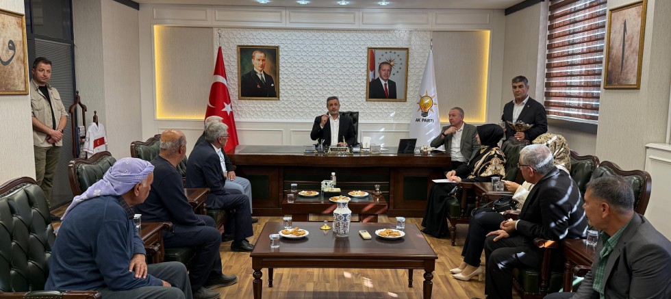 AK Parti Gaziantep İl Başkanlığı’nda “Açık Kapı Hasbihal” Programı: Milletvekili İrfan Çelikaslan Vatandaşlarla Buluştu