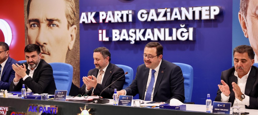AK PARTİ GAZİANTEP TEŞKİLATI, YENİ İL KOORDİNATÖRÜ İSMAİL EMRAH KARAYEL’İ AĞIRLADI