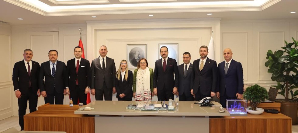   AK PARTİ GENEL BAŞKAN YARDIMCISI ZORLU, BAŞKAN ŞAHİN’İ MAKAMINDA ZİYARET ETTİ