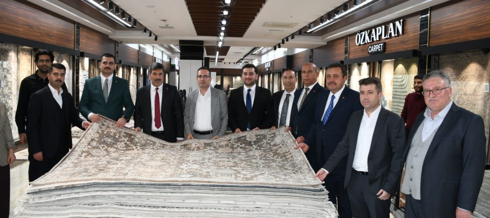 Ak Parti Genel Sekreteri Eyüp Kadir İnan Gaziantepli Sanayicilerin Sorunları Dinledi