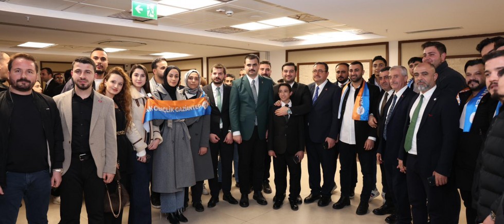 AK PARTİ GENEL SEKRETERİ EYYÜP KADİR İNAN GAZİANTEP’TE TEŞKİLATLA BULUŞTU