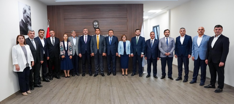 AK PARTİ GRUP BAŞKAN VEKİLİ GÜL VE BAŞKAN ŞAHİN’DEN YILMAZ’A ZİYARET