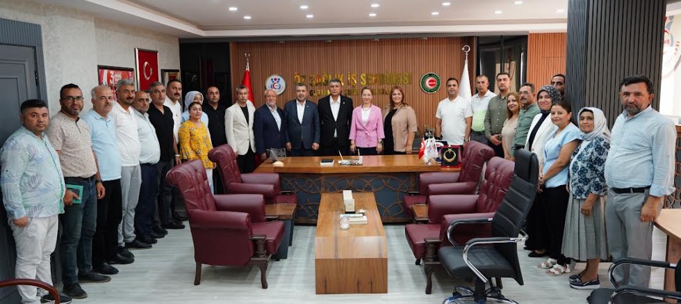 AK PARTİ MİLLETVEKİLİ DERYA BAKBAK, GAZİANTEP'TE SENDİKA TEMSİLCİLERİYLE BULUŞTU