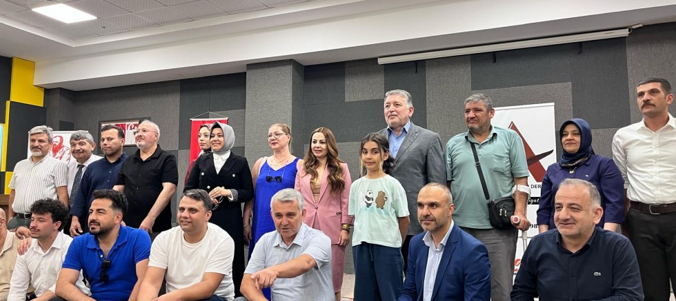 Anadolu Yazarlar Derneği Şiirlerle Mehmet Akif Ersoy’u andı