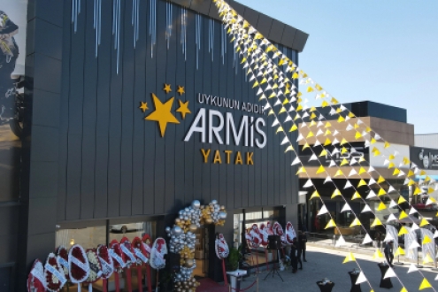 Armis Türkiye’nin En Büyük Yatak Mağazasını İnegöl’de Açtı