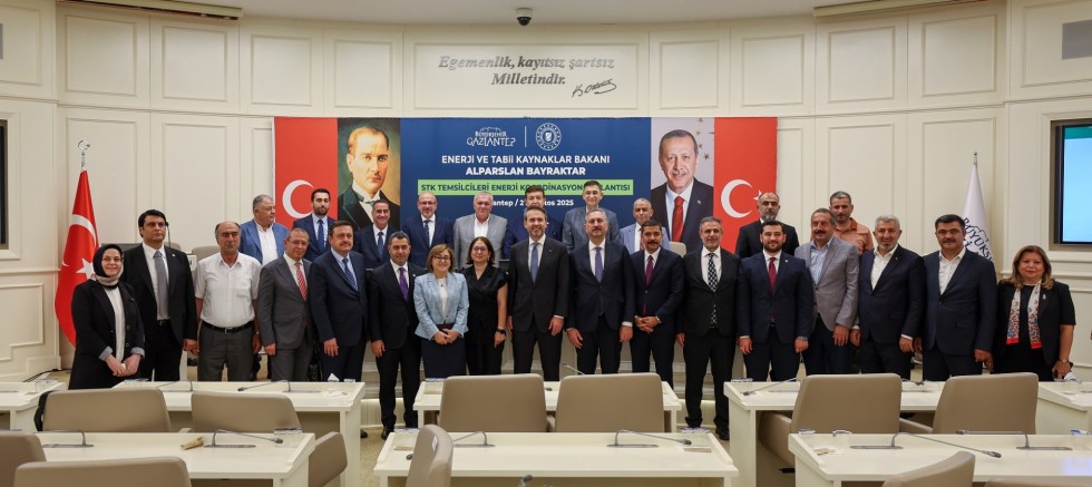 BAKAN BAYRAKTAR BAŞKAN FATMA ŞAHİN'İN DAVETİ ÜZERİNE GAZİANTEP'E GELDİ