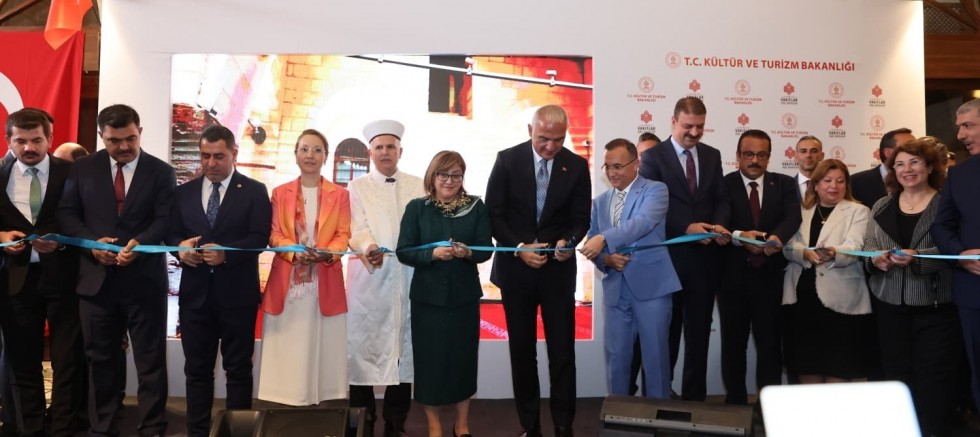 BAKAN ERSOY’UN KATILIMIYLA ONARIMI YAPILAN TARİHİ YAPILAR AÇILDI