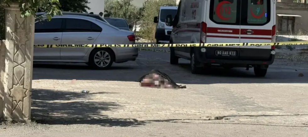 Balkondan düşen kadın kurtulamadı!