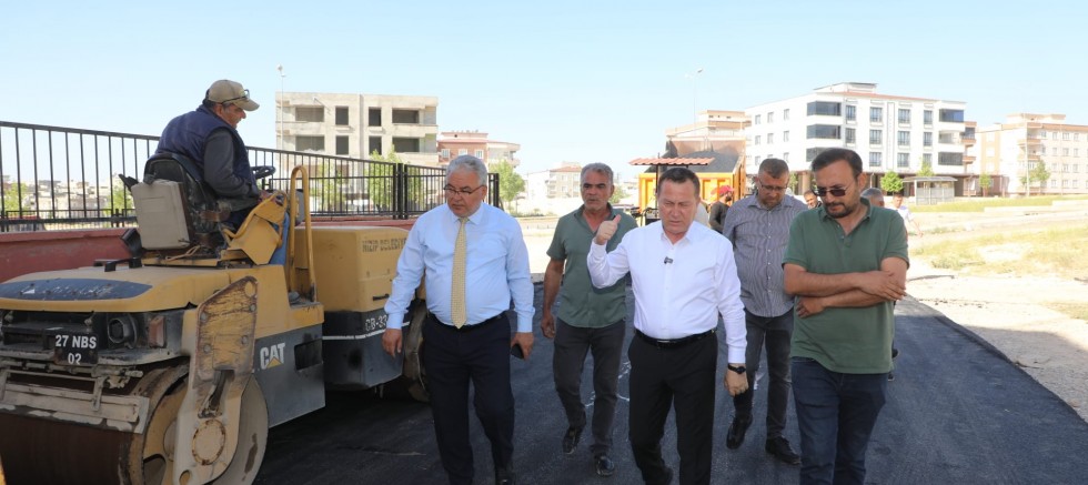 Başkan Doğan, Nizip’in her sokağına sıcak asfalt değecek