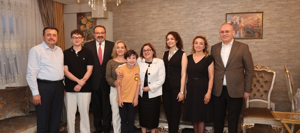 BAŞKAN ŞAHİN’DEN BAYRAMDA VEFA ZİYARETLERİ