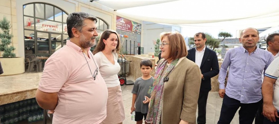  BAŞKAN ŞAHİN, KAMİL OCAK MİLLET BAHÇESİ’NDE YENİ BAHÇE ÇALIŞMALARINI İNCELEDİ