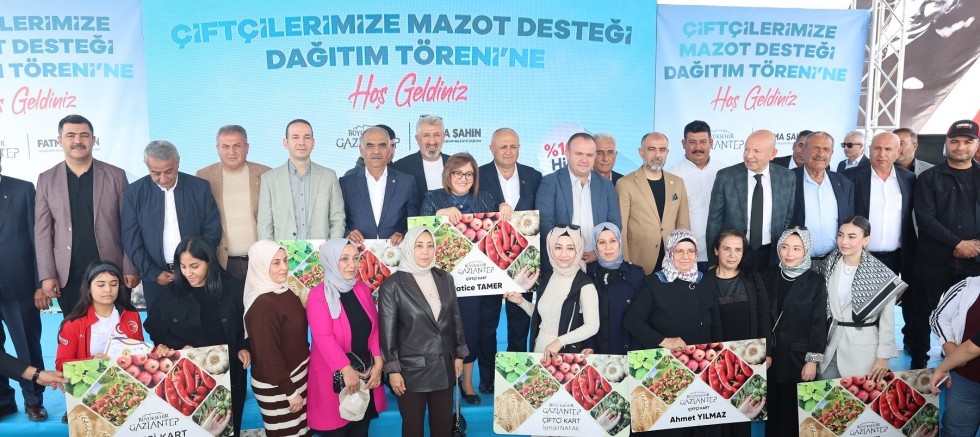  BAŞKAN ŞAHİN NİZİPLİ ÇİFTÇİLERLE MAZOT DESTEĞİ İÇİN BİR ARAYA GELDİ