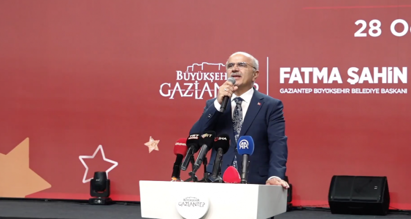 Başkan Sami Er’den Fatma Şahin’e Övgü Dolu Sözler