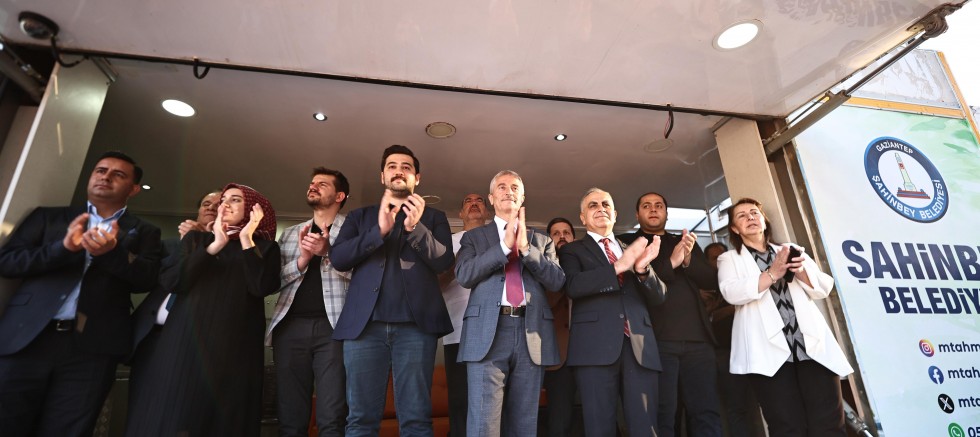 BAŞKAN TAHMAZOĞLU ELİF AZRA’YI YALNIZ BIRAKMADI