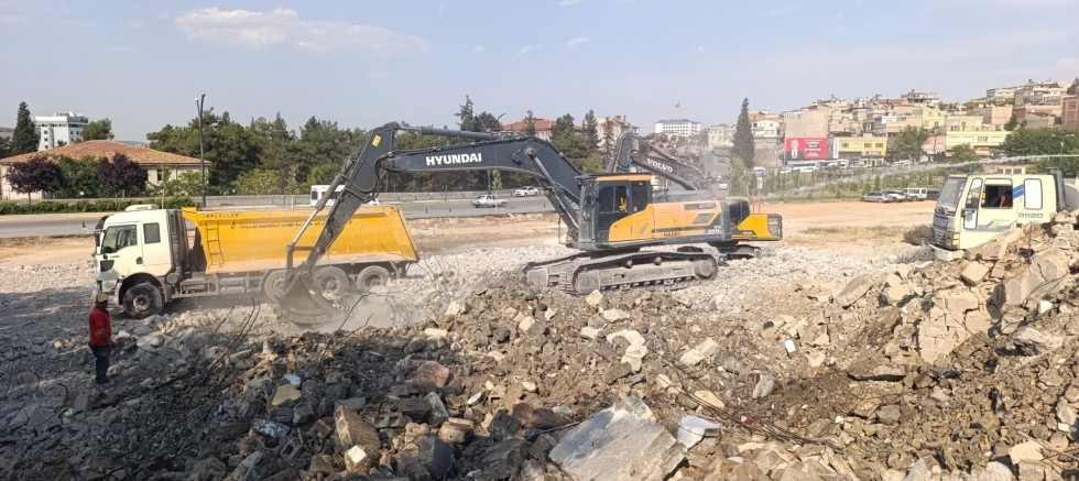 BAŞKAN TAHMAZOĞLU “KENTSEL DÖNÜŞÜM YAŞAMDA DÖNÜŞÜMDÜR”