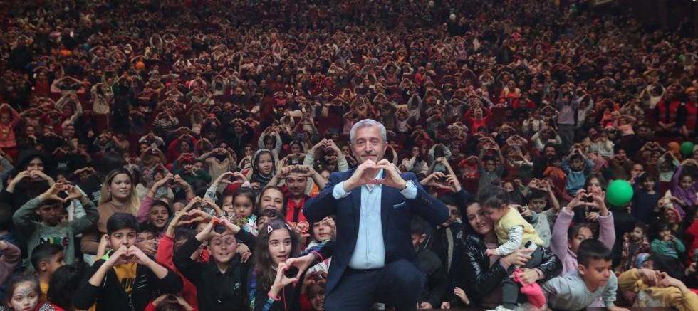 BAŞKAN TAHMAZOĞLU’NDAN 23 NİSAN ÇOCUK ŞENLİĞİNE DAVET