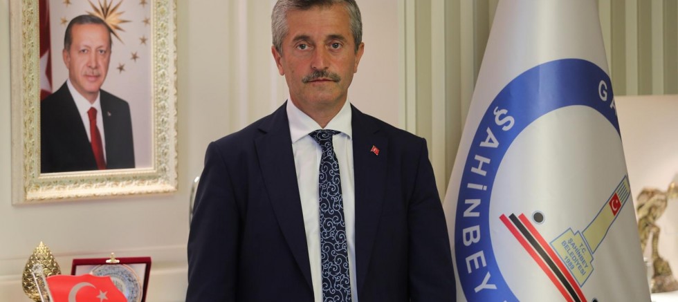 BAŞKAN TAHMAZOĞLU´NUN ÜÇ AYLAR VE REGAİB KANDİLİ MESAJI