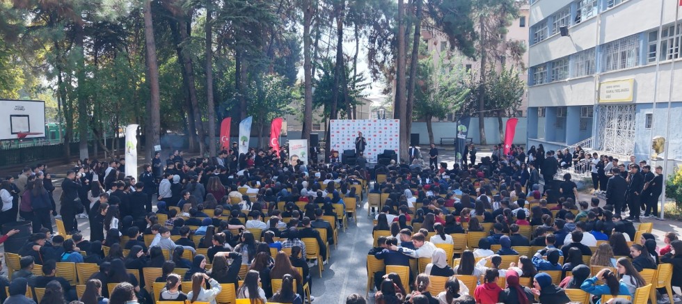 Başkan Yılmaz’dan Hasan Ali Yücel Anadolu Lisesi Öğrencilerine Altın Tavsiyeler