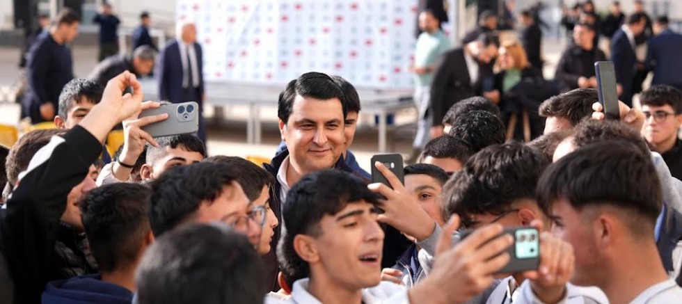 BAŞKAN YILMAZ GENÇLERLE BİR ARADA  YILMAZ: “GENÇLERİMİZİN HER ZAMAN YANINDA OLACAĞIZ”