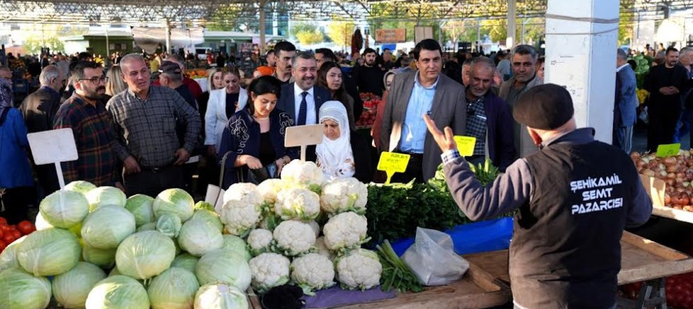 Başkan Yılmaz Pazarda: “Masa Başında Değil, Sokakta Çözüm Üretiyoruz”