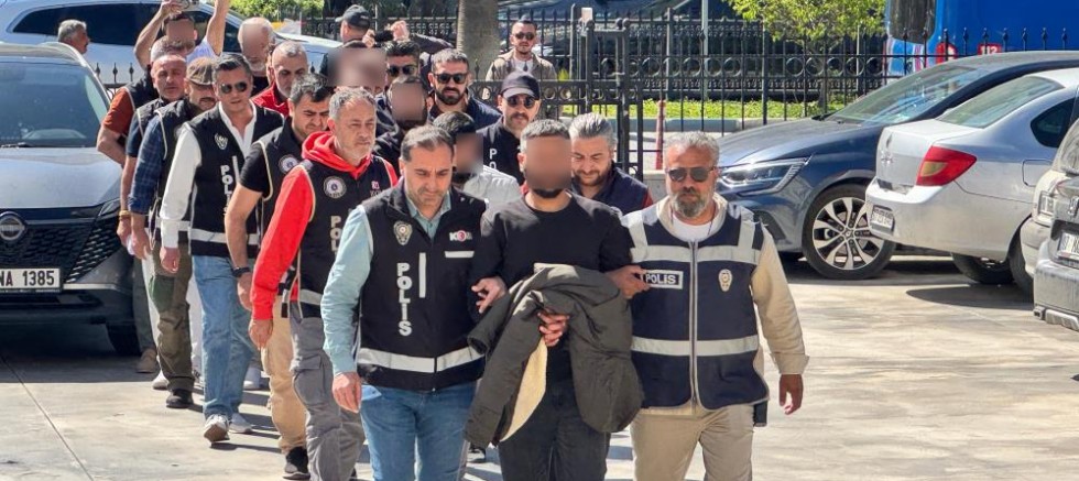 Birçok suçtan adliyeye sevk edilen şüpheliler: 