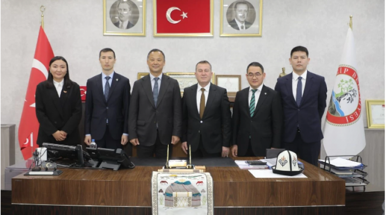 Büyükelçi Kazakbaev’den Nizip Belediyesine Övgü: "Örnek Bir Belediyecilik Anlayışı"