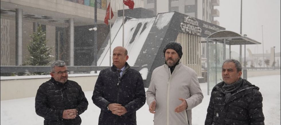 Büyükşehir 800 personelle karla mücadele ediyor