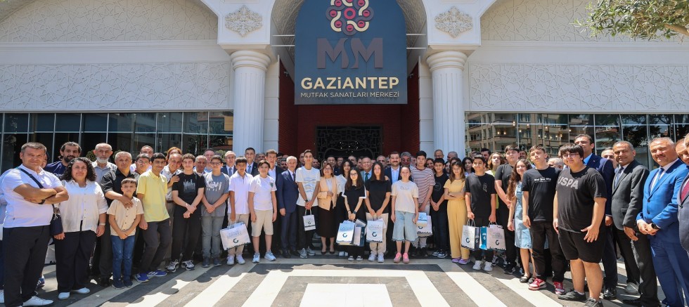 BÜYÜKŞEHİR’DEN “GAZİANTEP 2025 LGS BİRİNCİLERİ ŞAMPİYONLAR BULUŞMAS