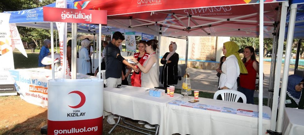 BÜYÜKŞEHİR, GAZİ ŞEHİRLİLERİ SAĞLIK İÇİN BULUŞTURDU!