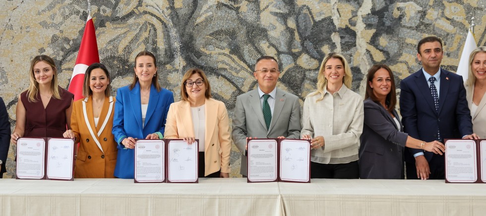 BÜYÜKŞEHİR’İN İŞ BİRLİĞİYLE GASTRONOMİ LİSESİ İÇİN İMZALAR ATILDI!