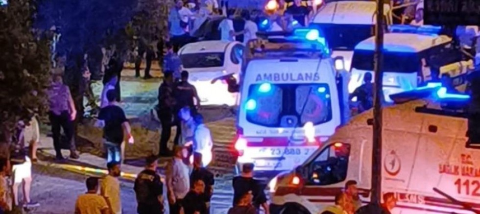 Can kaybı ve yaralılar var! Emlak ofisinde kanlı düello!