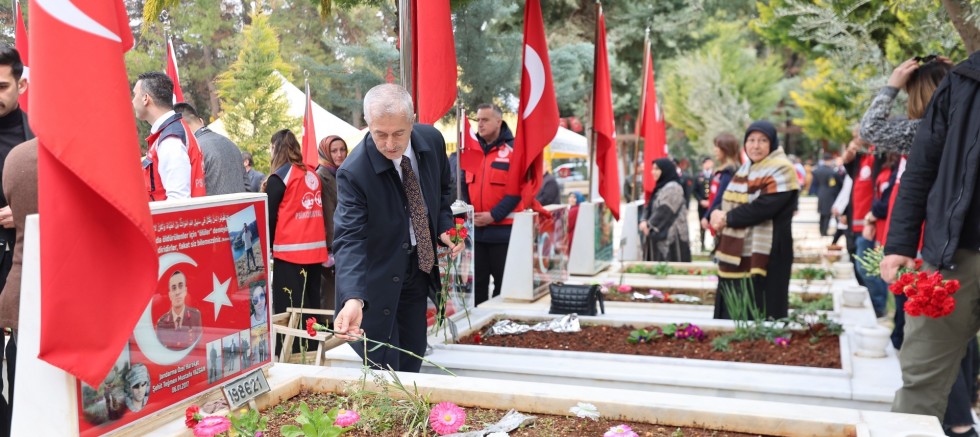 ÇANAKKALE ŞEHİTLERİ ANILDI