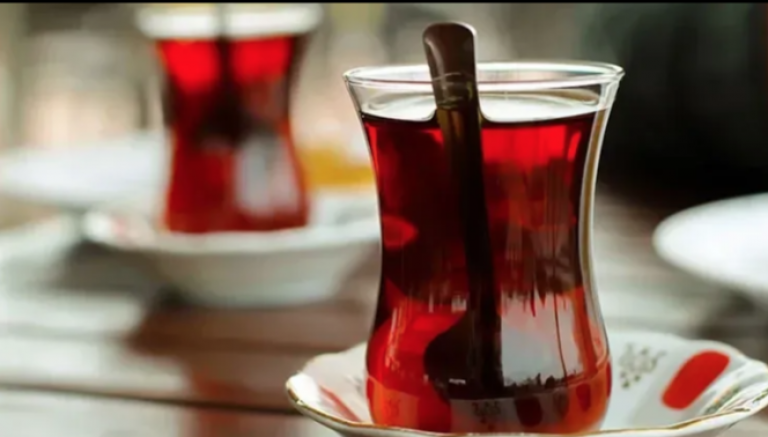 Çay severlere kötü haber! Zam geldi