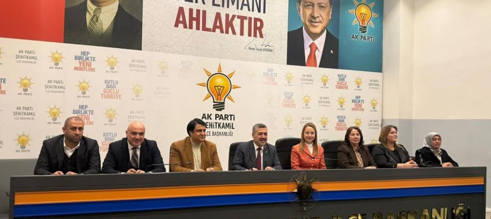 Derya Bakbak, Şehitkamil’de AK Parti Mahalle Başkanlarıyla Bir Araya Geldi