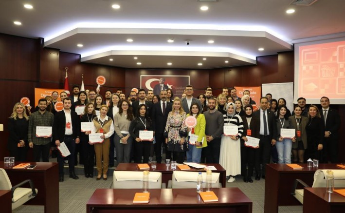 'Dijital Usta'lar sahaya iniyor