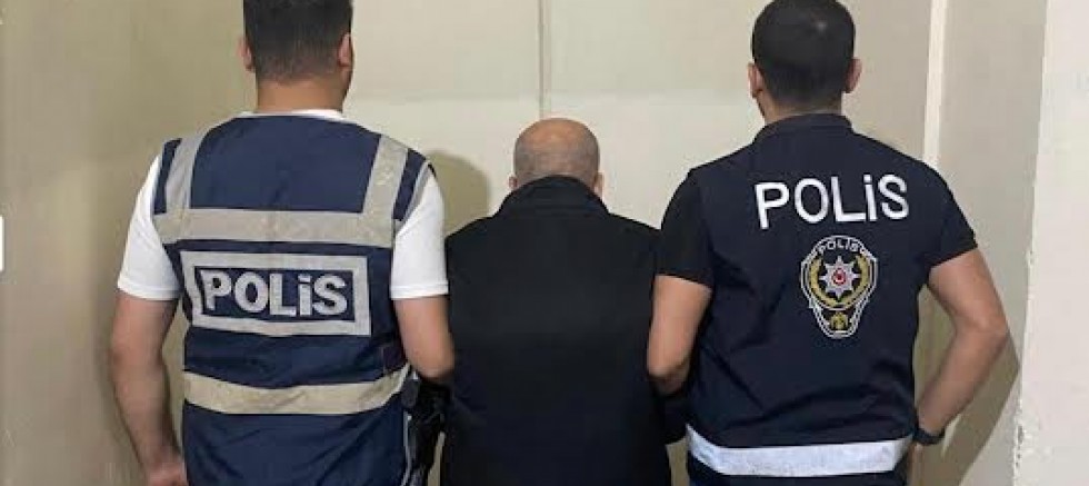Dolandırıcılık ve Hırsızlıktan Aranan 2 Şüpheli Yakalandı