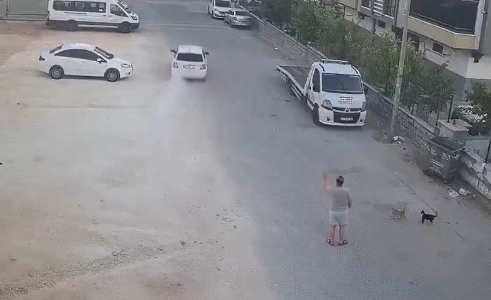 Emel Akbaş Bayhan'ın ölmeden önce eşiyle tartışıp evden ayrılma, tekrar eve dönme ve düşme görüntüleri ortaya çıktı