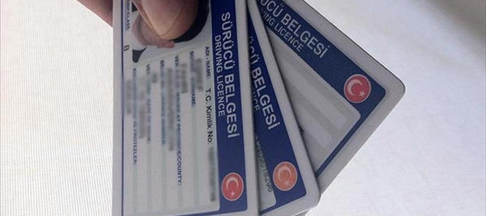 Eski tip ehliyet sahiplerine uyarı: Son tarih yarın