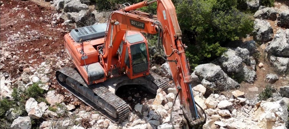 Eskişarkaya’da arazi yolu hasreti sona erdi